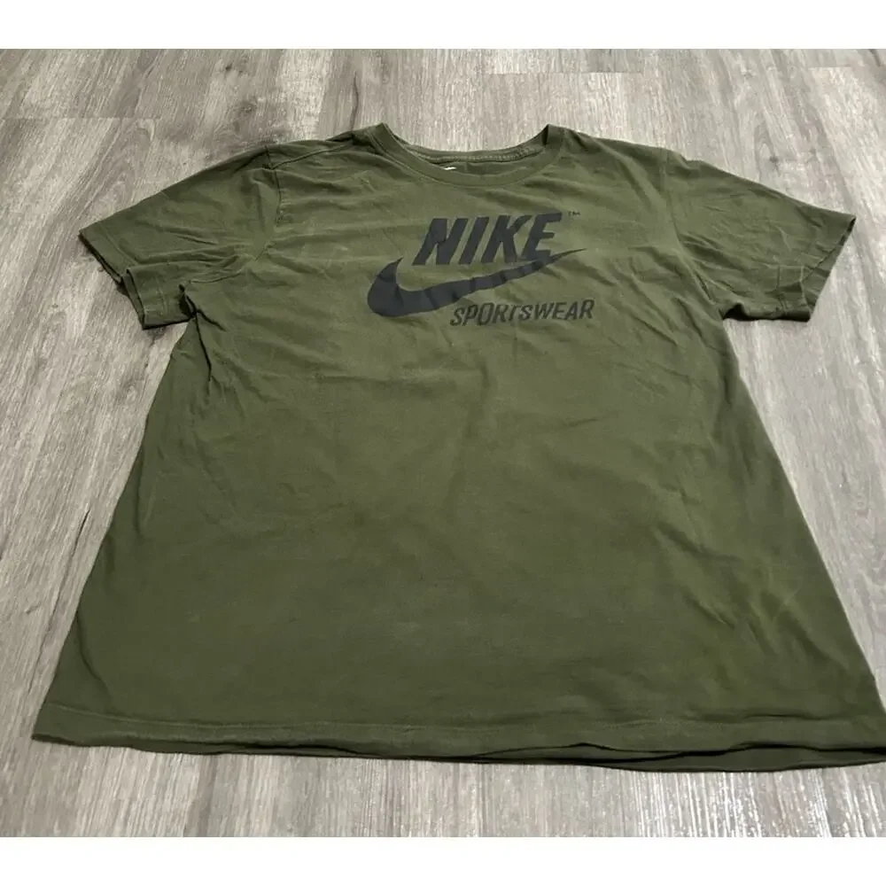 Nike Sportswear Graphic T Shirt Men’s Large Olive Green Logo Short Sleeve Tee